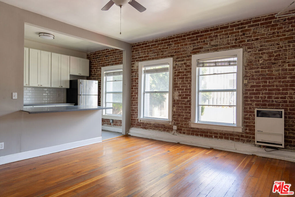 661 Shatto Place - Photo 0