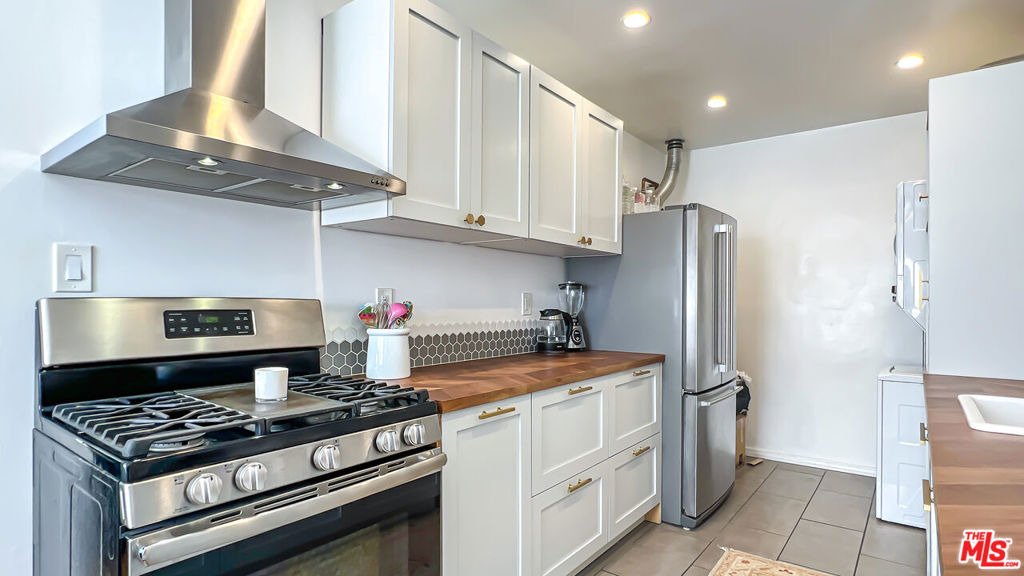 4233 Gateway Avenue - Photo 9