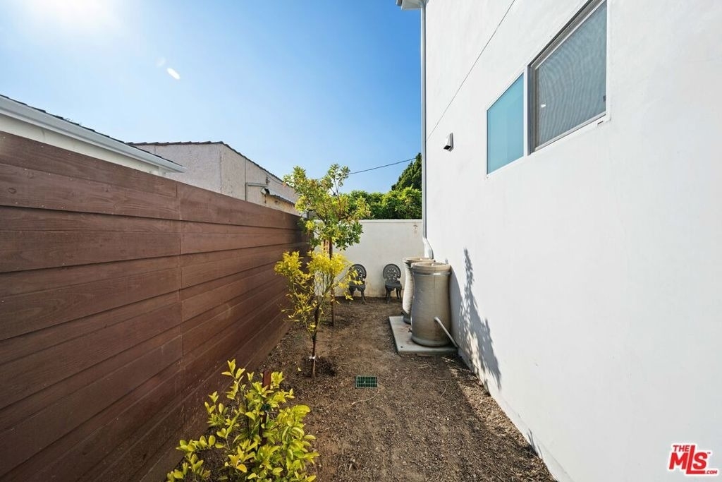 10623 W Olympic Boulevard - Photo 25