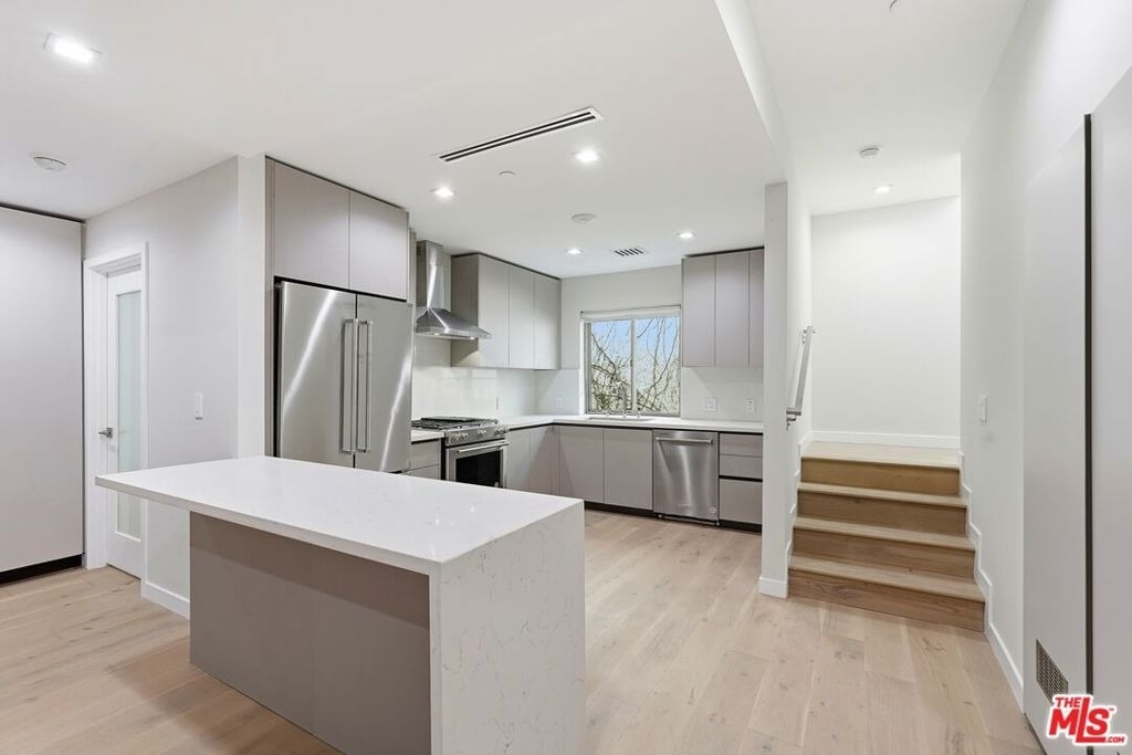 1006 Hancock Avenue - Photo 4
