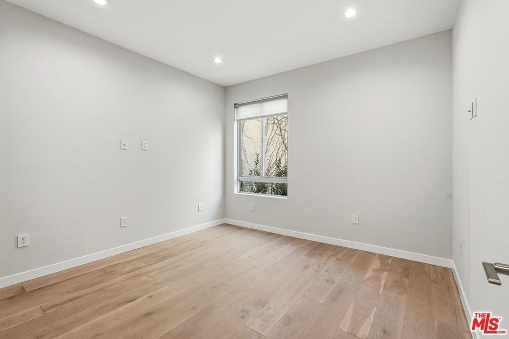 1006 Hancock Avenue - Photo 10