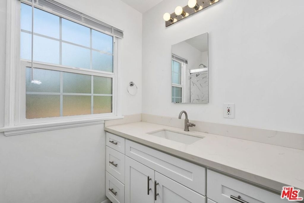 1019 Amherst Avenue - Photo 18