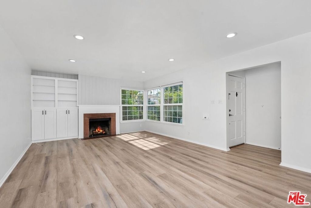 1019 Amherst Avenue - Photo 7
