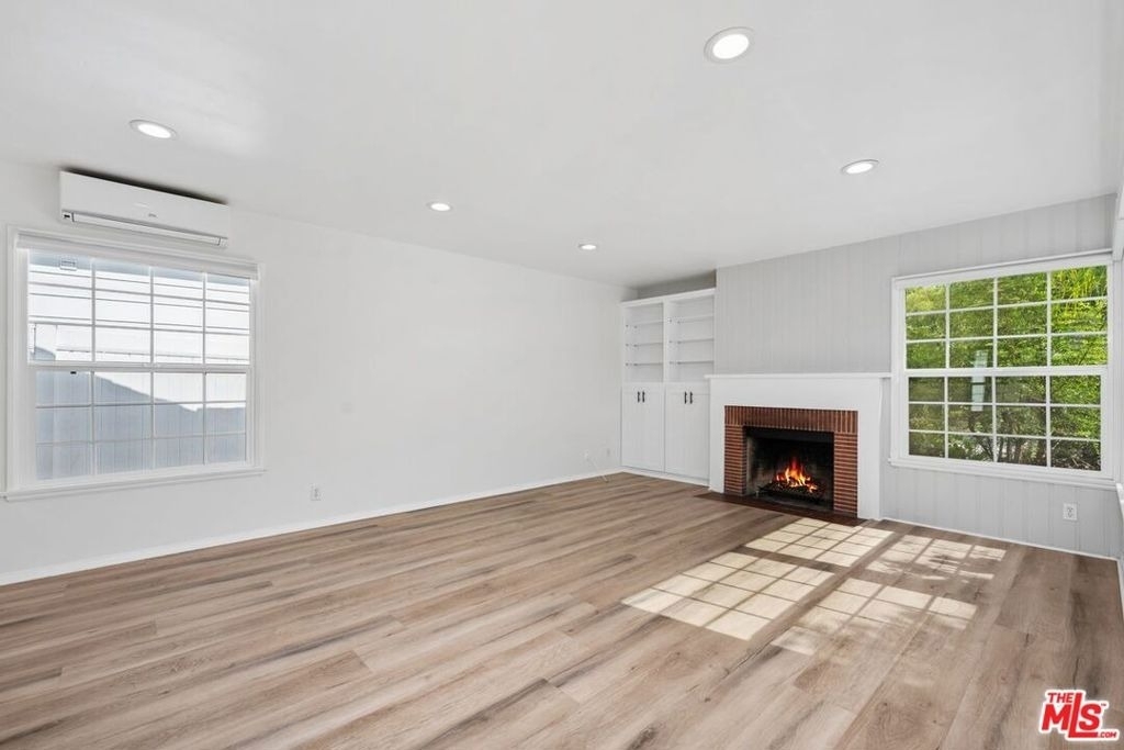 1019 Amherst Avenue - Photo 2