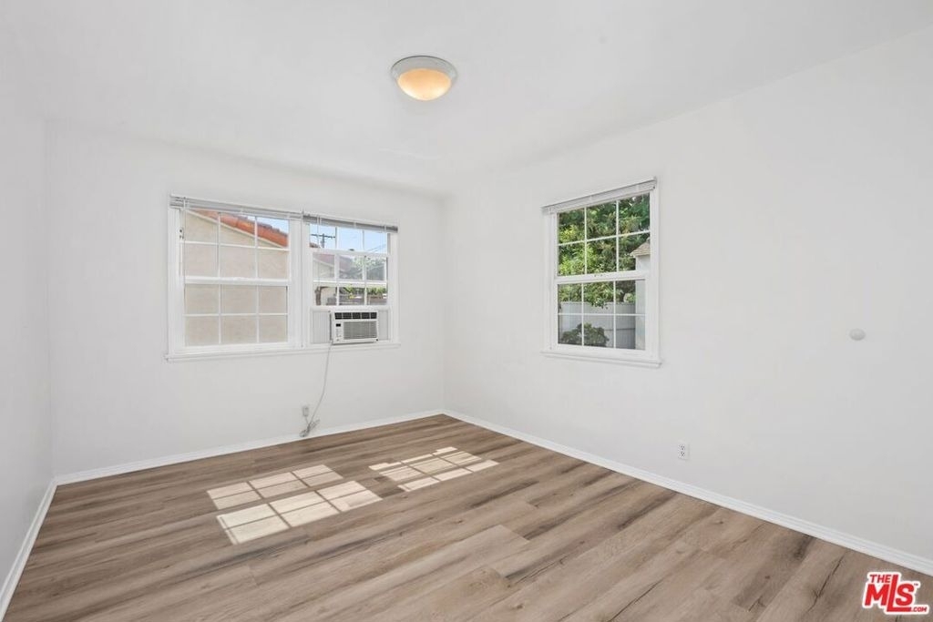 1019 Amherst Avenue - Photo 19