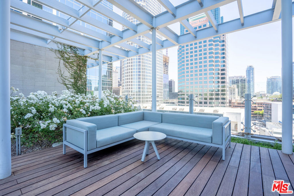 877 Francisco Street - Photo 22