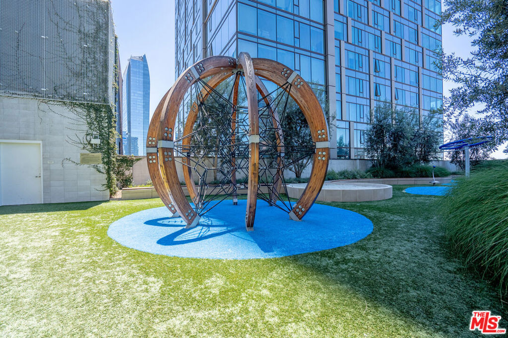877 Francisco Street - Photo 25