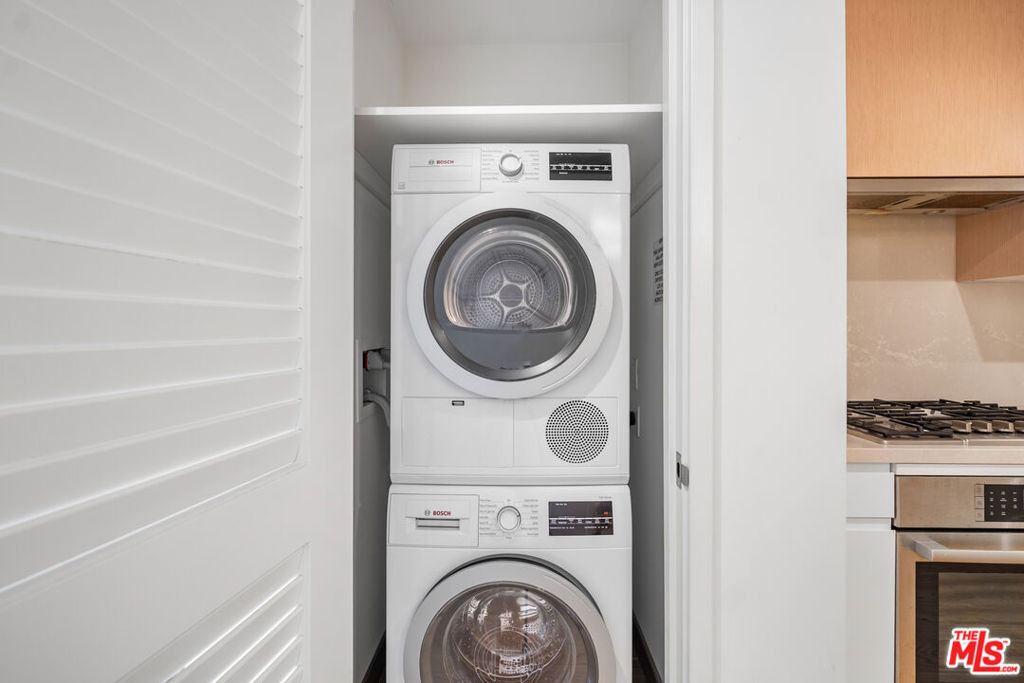 877 Francisco Street - Photo 11