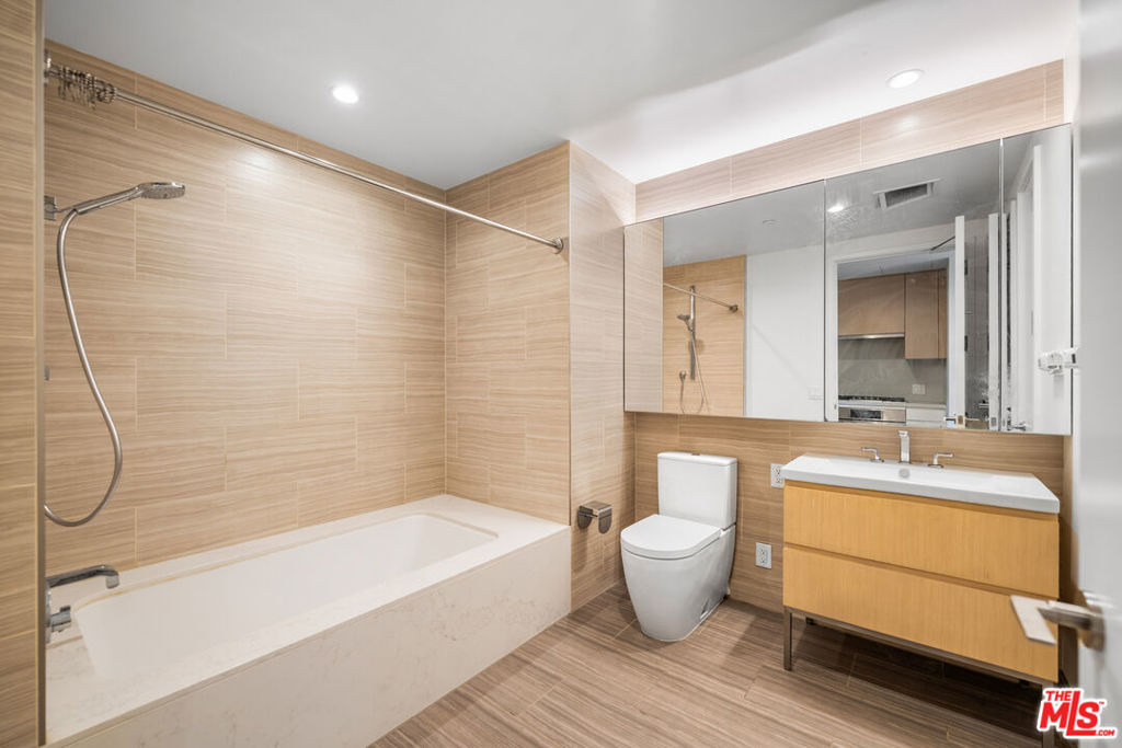 877 Francisco Street - Photo 10
