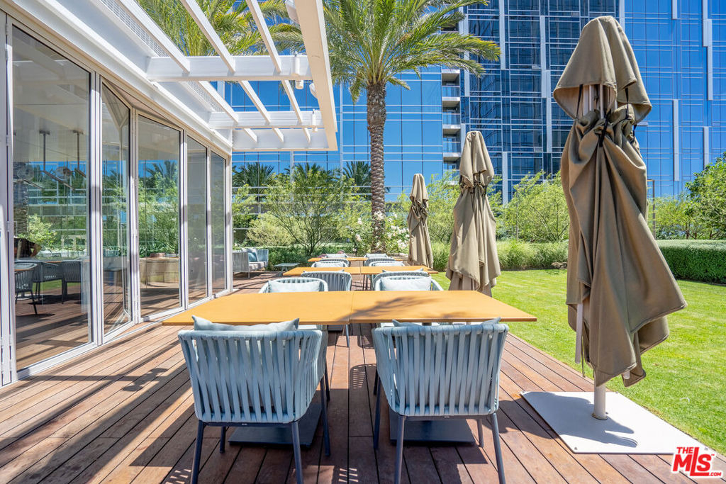 877 Francisco Street - Photo 26