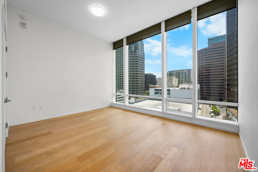 877 Francisco Street - Photo 3