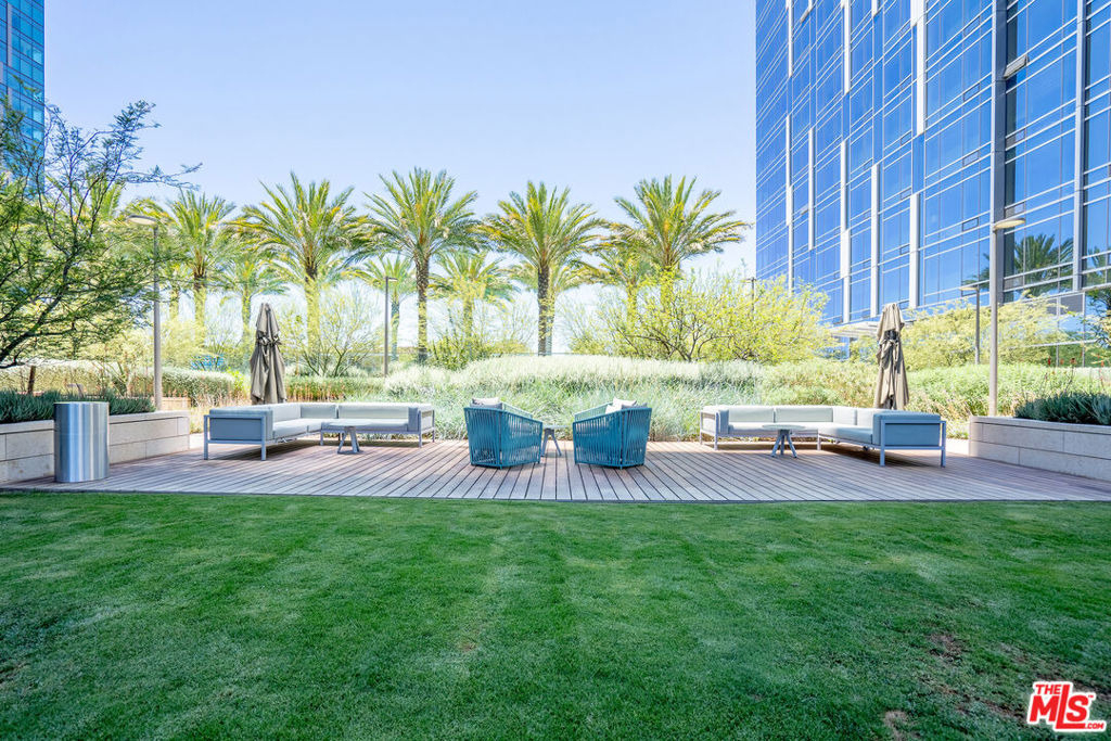 877 Francisco Street - Photo 28