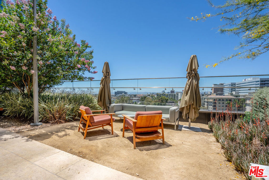 877 Francisco Street - Photo 24