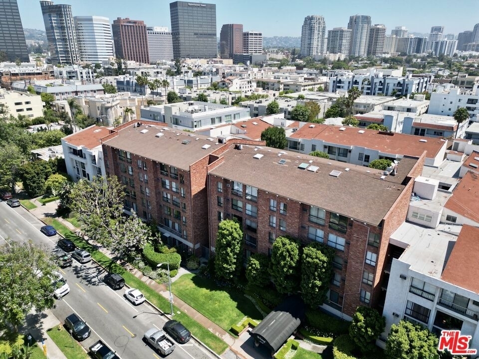 1440 Veteran Avenue - Photo 48