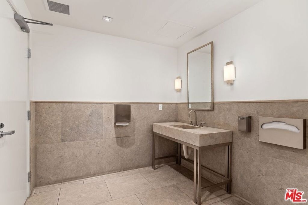 1440 Veteran Avenue - Photo 40