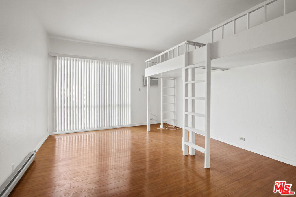 1440 Veteran Avenue - Photo 1