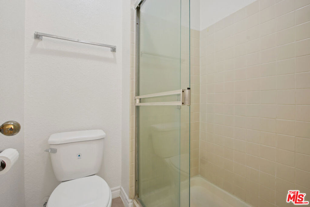 1440 Veteran Avenue - Photo 13