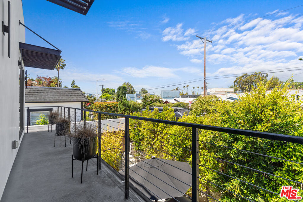 656 California Avenue - Photo 8