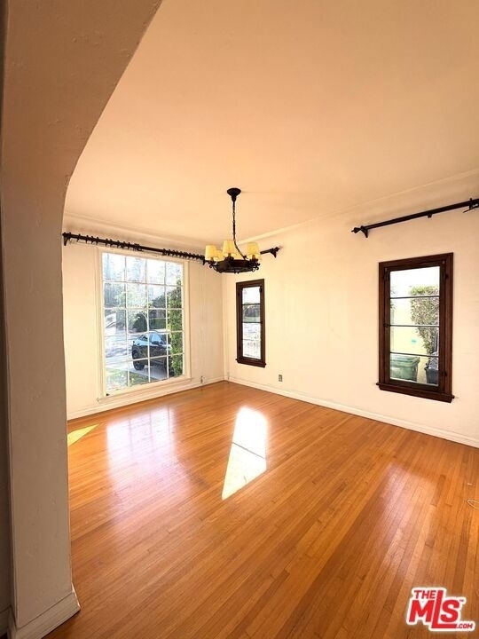 2342 Selby Avenue - Photo 3