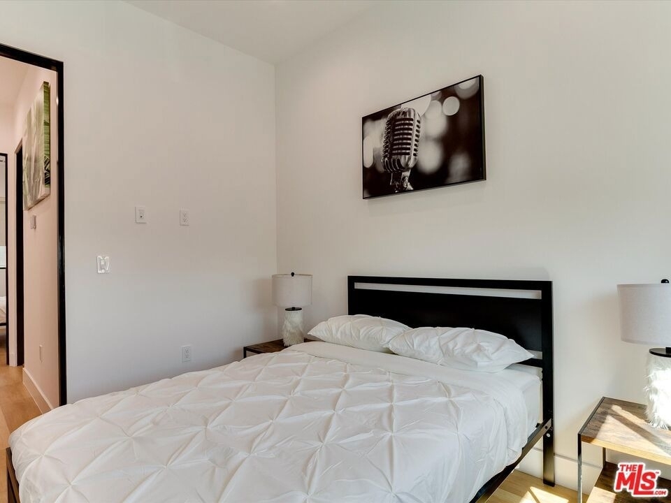 2815 S Redondo Boulevard - Photo 33