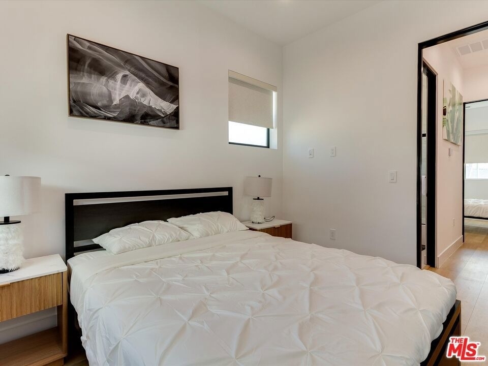 2815 S Redondo Boulevard - Photo 8