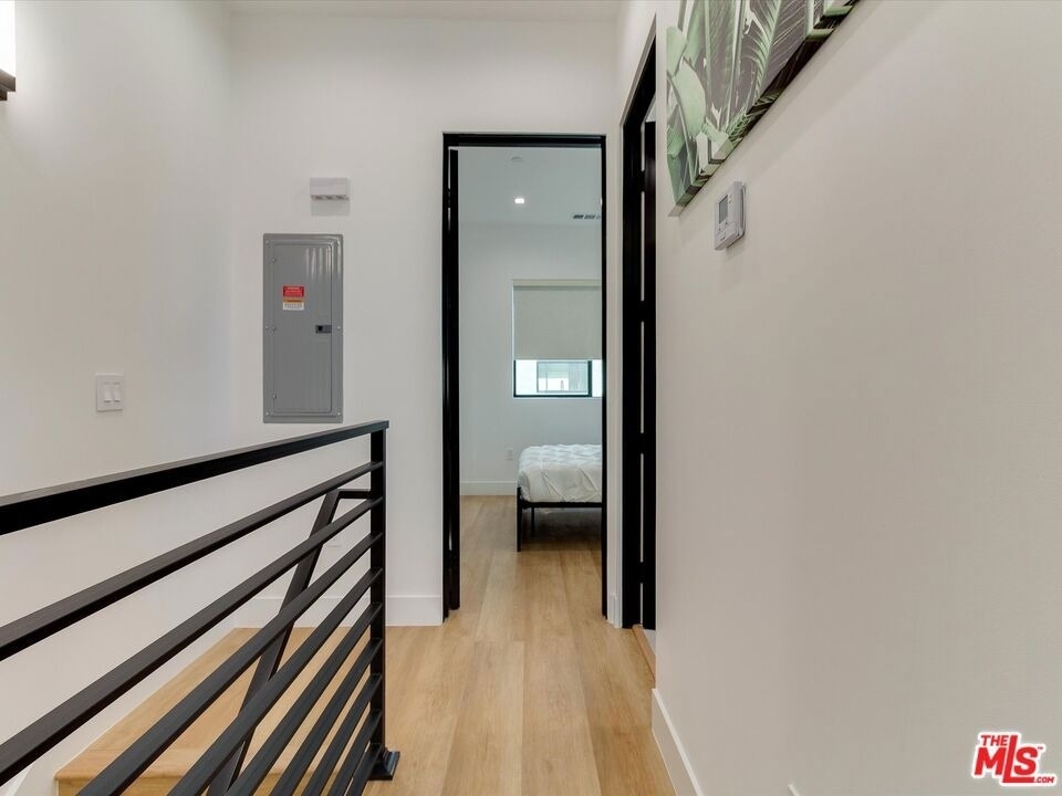 2815 S Redondo Boulevard - Photo 31