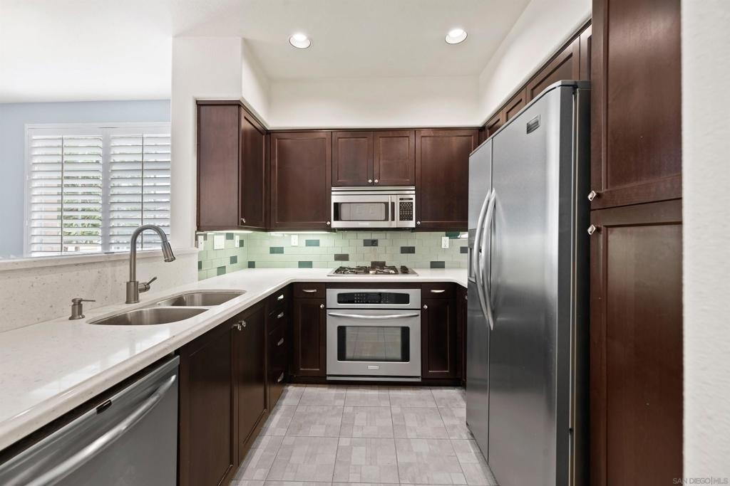 12488 Heatherton Ct - Photo 11