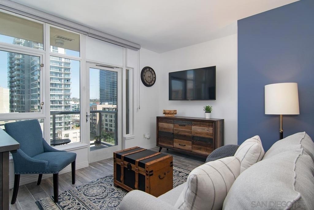 427 9th Ave - Photo 3