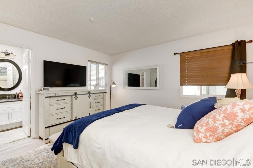600 N The Strand - Photo 8