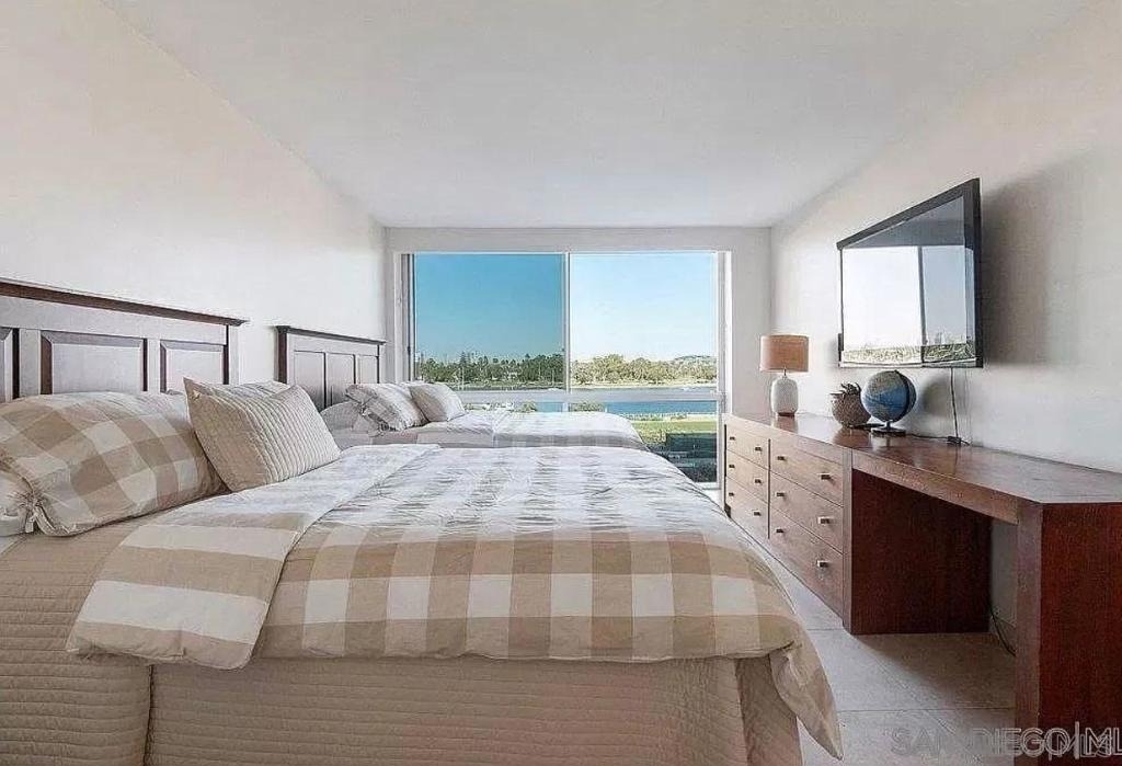 1770 Avenida Del Mundo - Photo 9