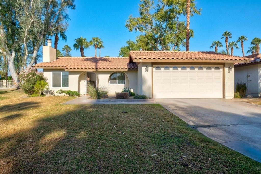 75240 Camello Court N - Photo 0