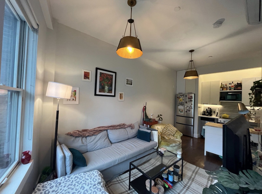 1009 Willoughby Avenue - Photo 4