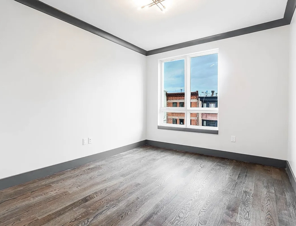 1078 Bergen Street - Photo 9