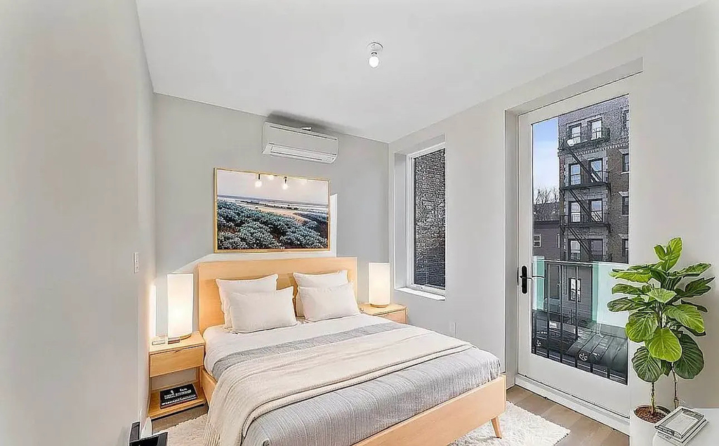 727 Dekalb Avenue - Photo 1