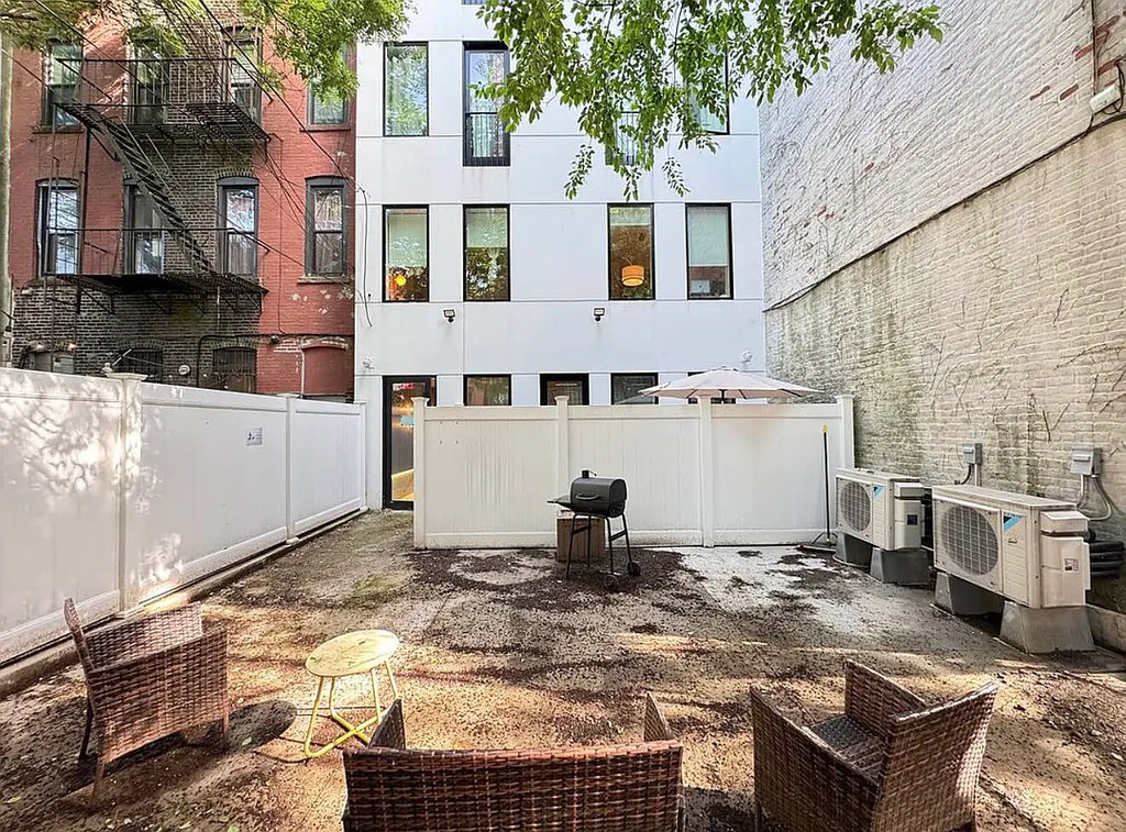 727 Dekalb Avenue - Photo 8
