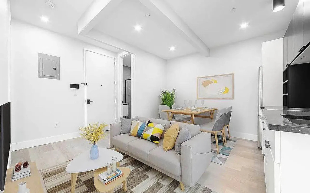 727 Dekalb Avenue - Photo 3
