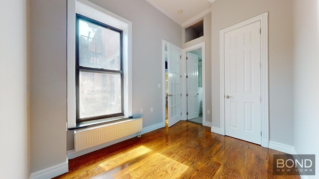 East 13th Street - Photo 4