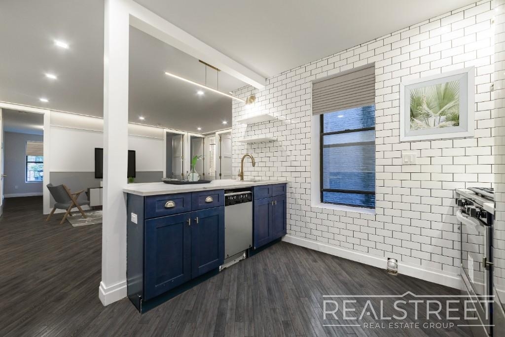 141 Joralemon Street - Photo 1
