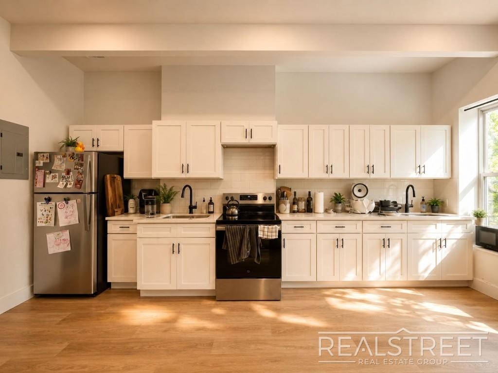 350 Vernon Avenue - Photo 2