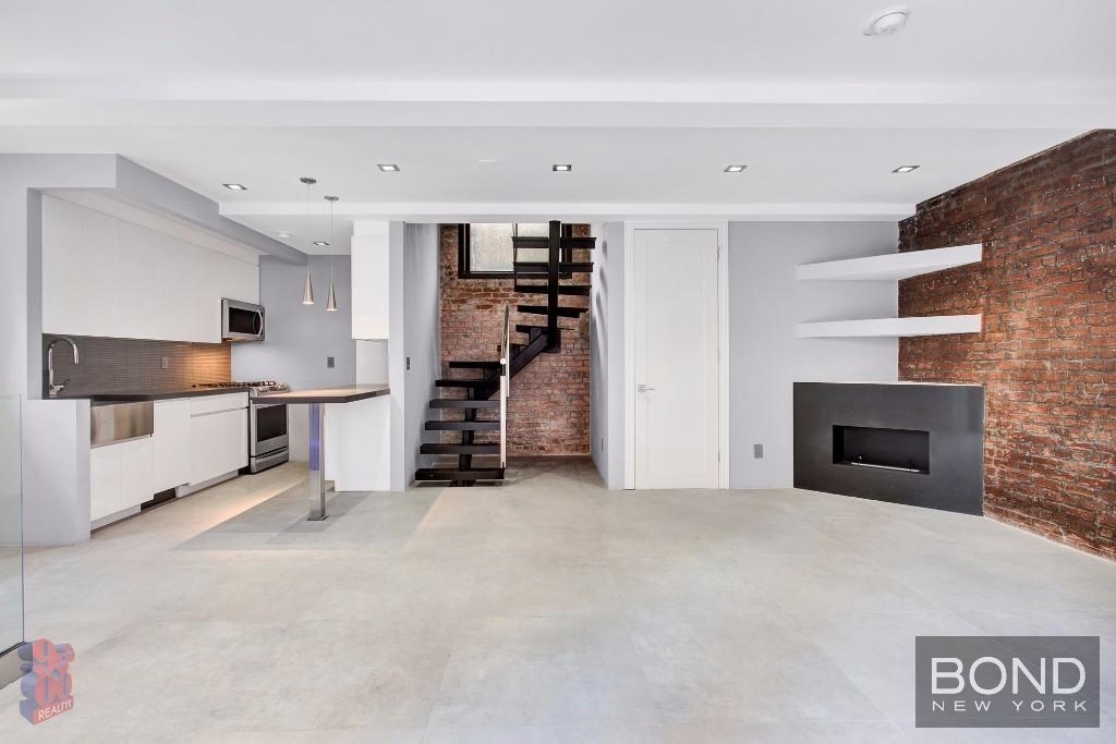 East 26th Street - Photo 3