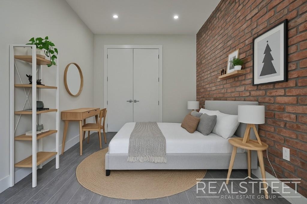 2517 Bedford Ave. - Photo 2