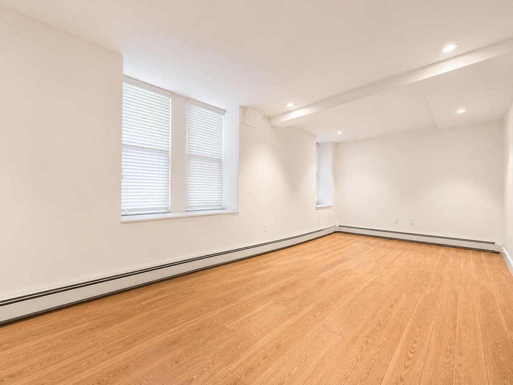 241 Ocean Parkway - Photo 8