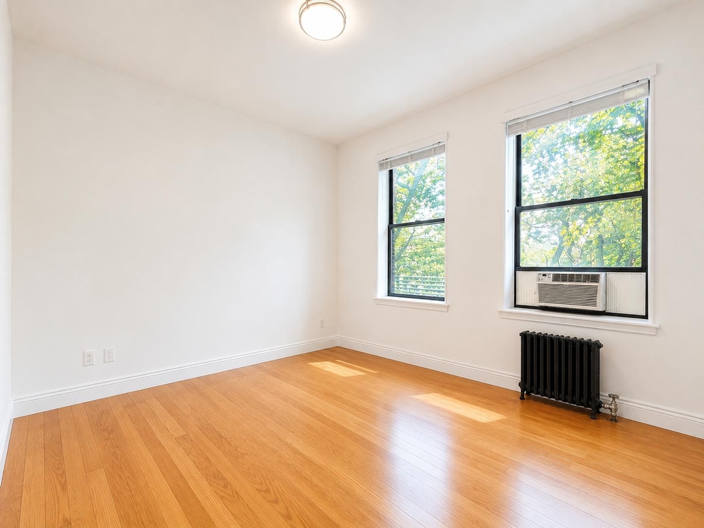 241 Ocean Parkway - Photo 3