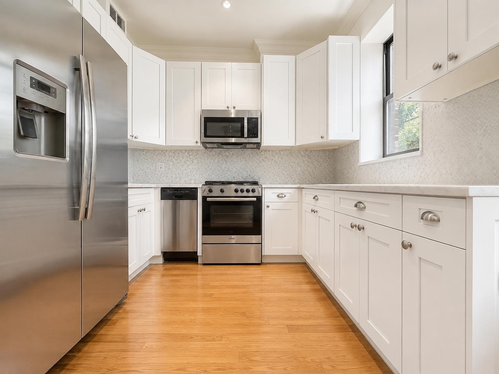 241 Ocean Parkway - Photo 11