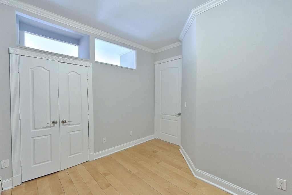 Avenue B - Photo 3