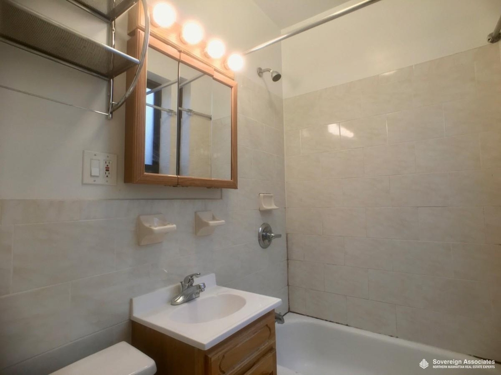 3133 Broadway - Photo 5