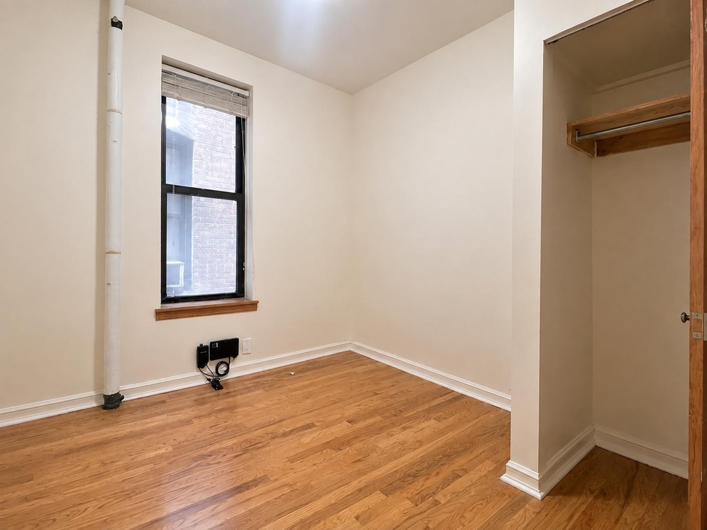 3135 Broadway - Photo 3