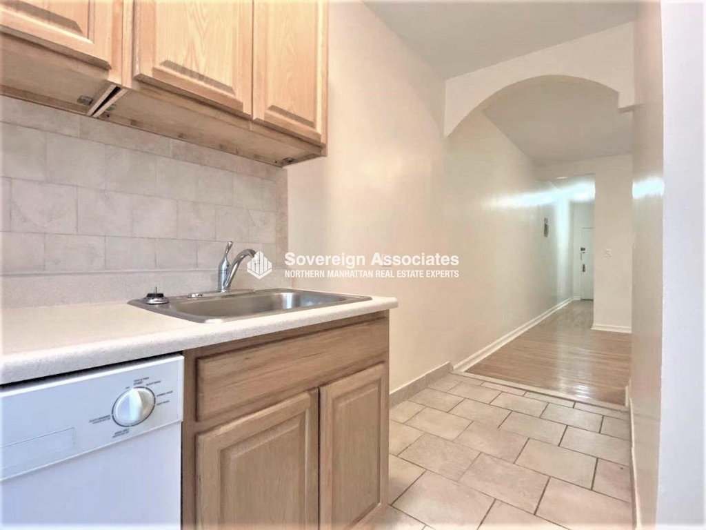 3135 Broadway - Photo 8
