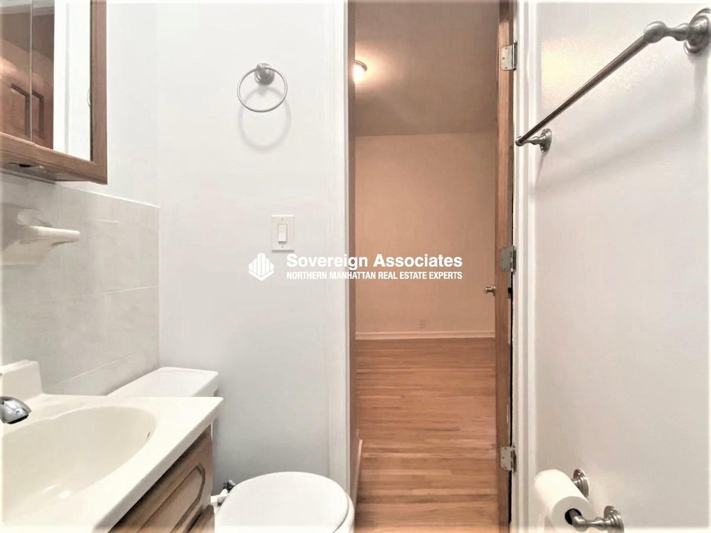 3135 Broadway - Photo 10
