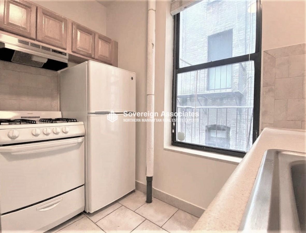 3135 Broadway - Photo 6